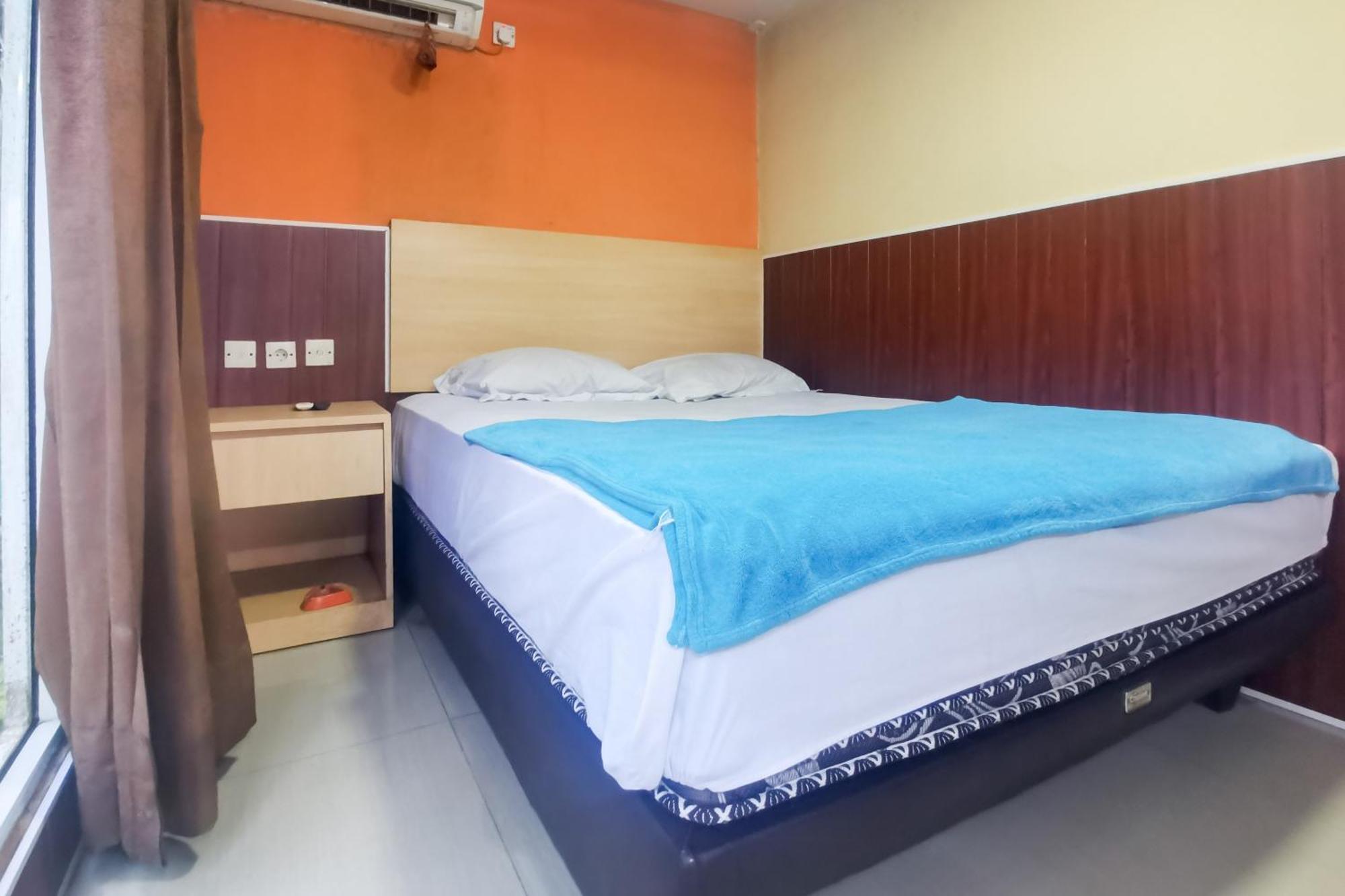 Hotel Container Inn Mitra Reddoorz Gadok Eksteriør bilde