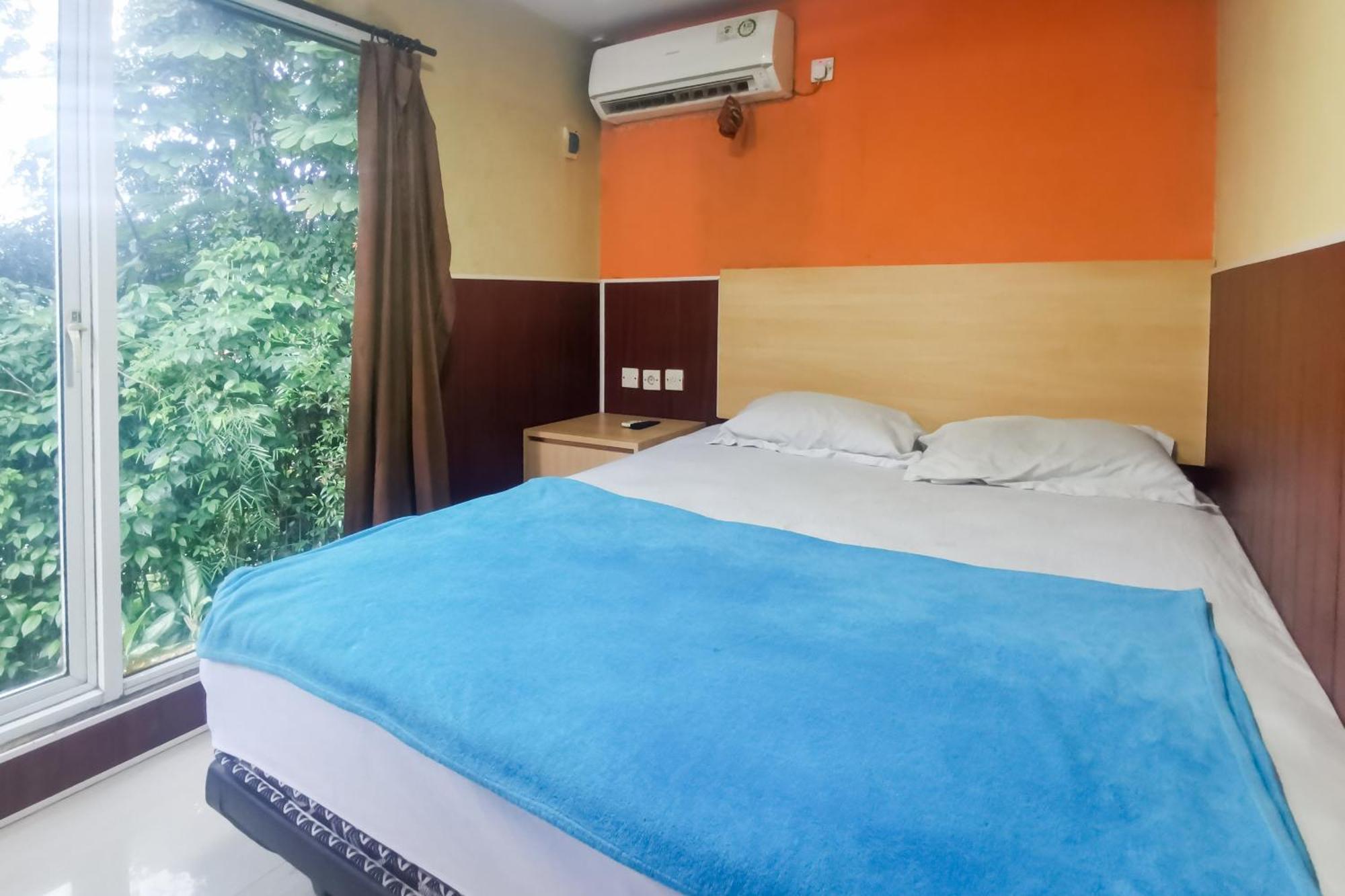 Hotel Container Inn Mitra Reddoorz Gadok Eksteriør bilde